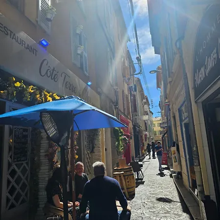 Sous Les Toits דירה *