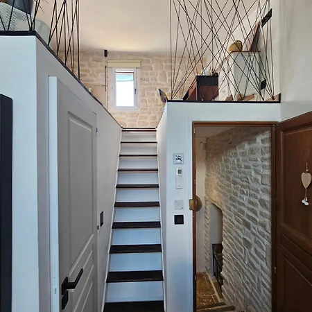 Sous Les Toits * אנטיב